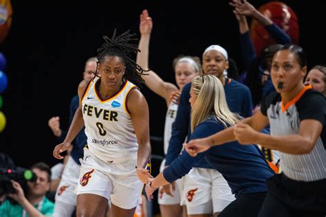 Connecticut Sun at Indiana Fever odds, picks and predictions.